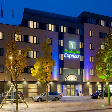 Express By Ihg Hotel 3*