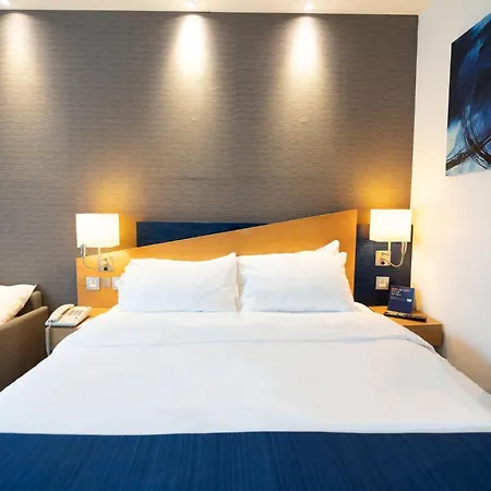 Express By Ihg Hotel