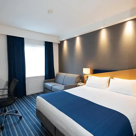 Express By Ihg Hotel 3*