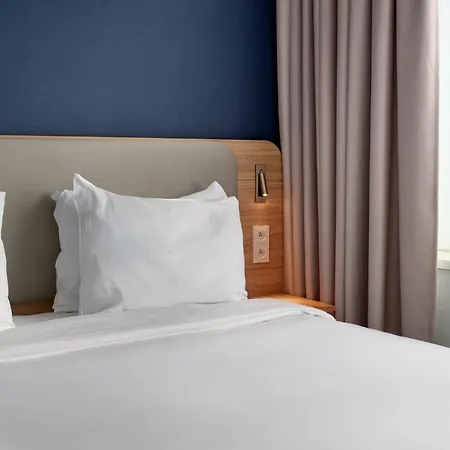 Express By Ihg 3*
